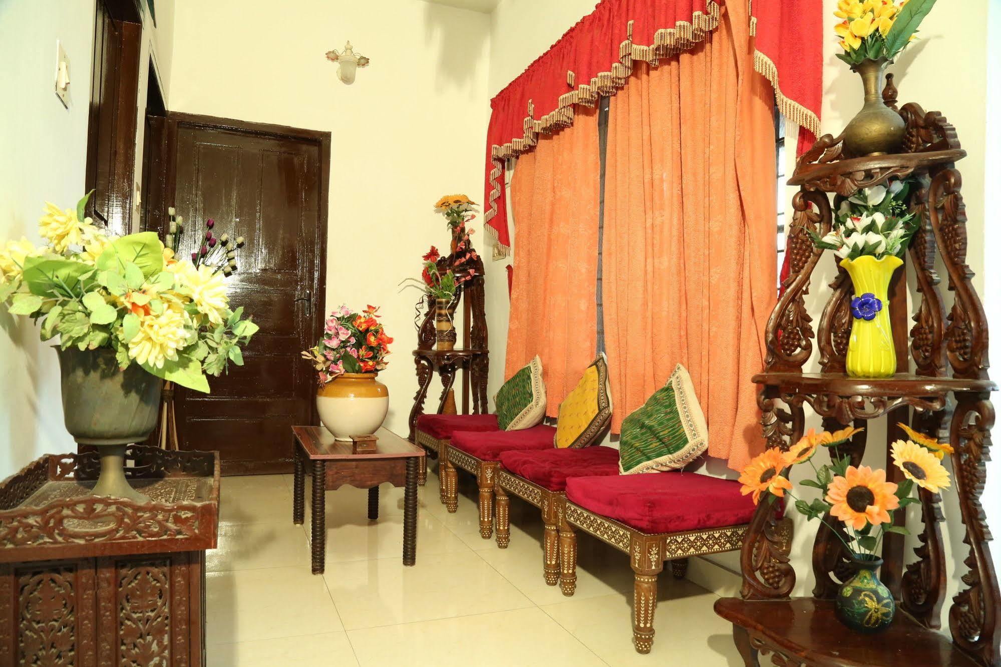 Dream Catcher Home Stay Kochi Bagian luar foto